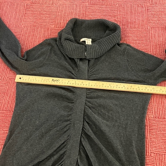 DKNY women’s size large Charcoal Cowl Neck Sweater with large snaps - Picture 4 of 14